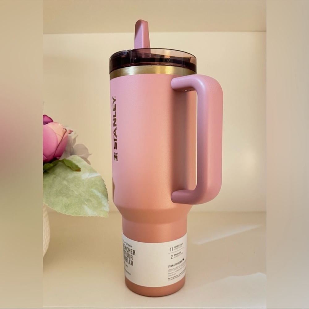 🎉LAST PIECE🎉Stanley 40oz Quencher Protour Flipstraw Tumbler Antique Pink - Picture 8 of 9